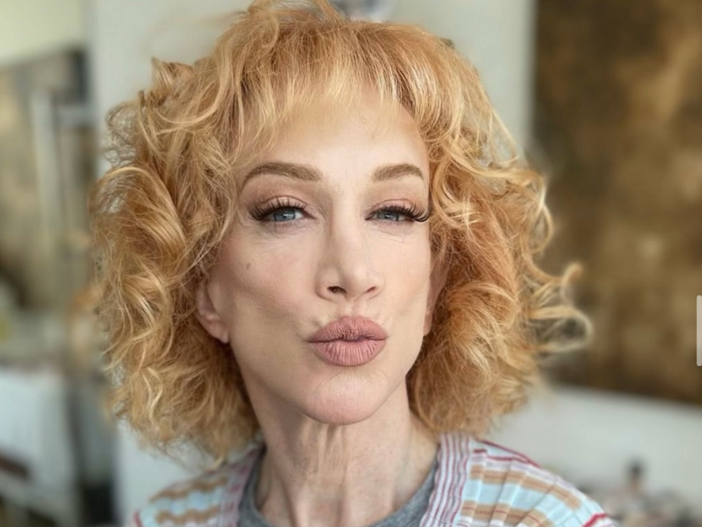 fans-are-shocked-by-kathy-griffin’s-post-lip-tattoo-selfies