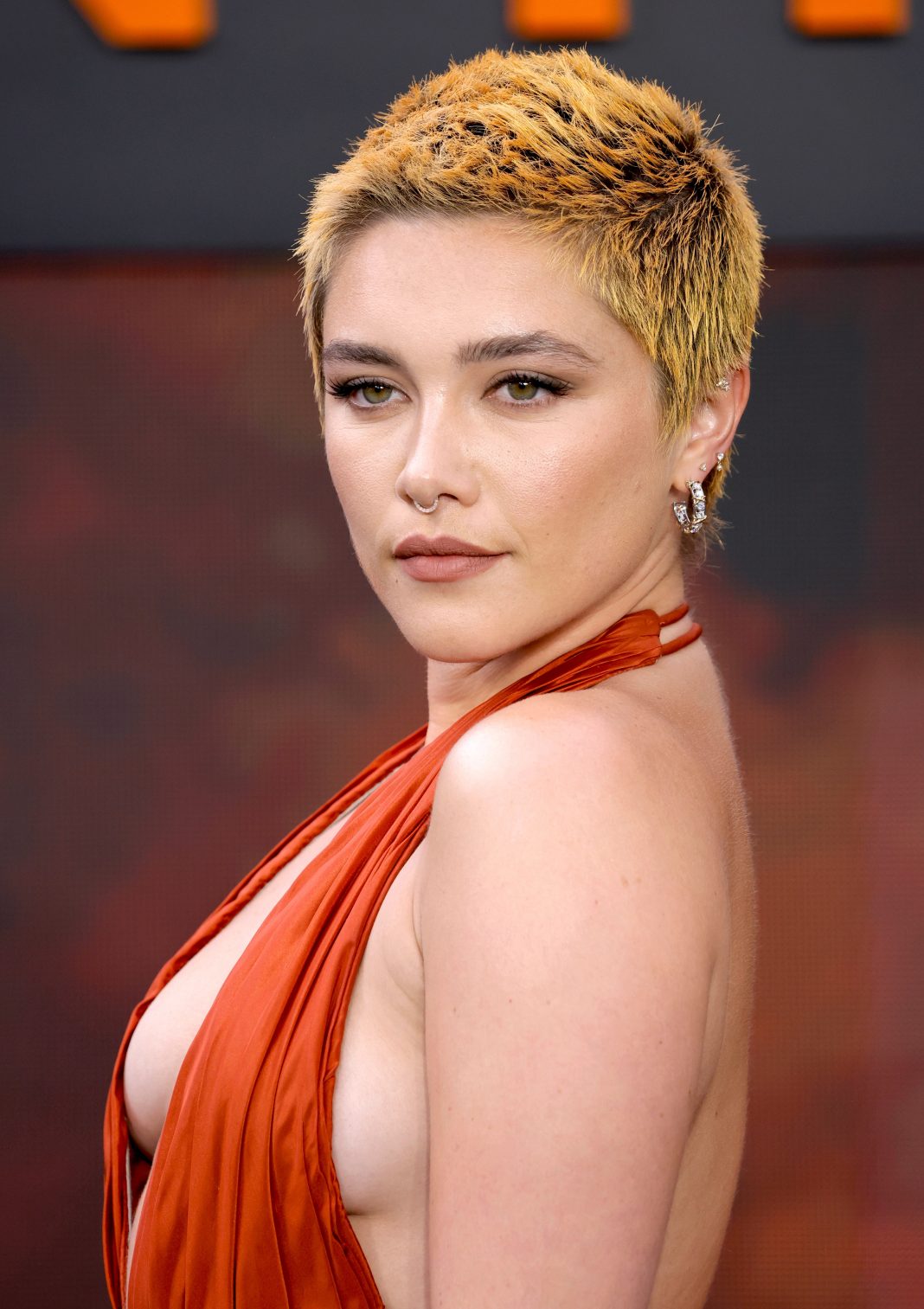 florence-pugh’s-gravity-defying-mullet-is-an-’80s-dream-come-true-—-see-photos
