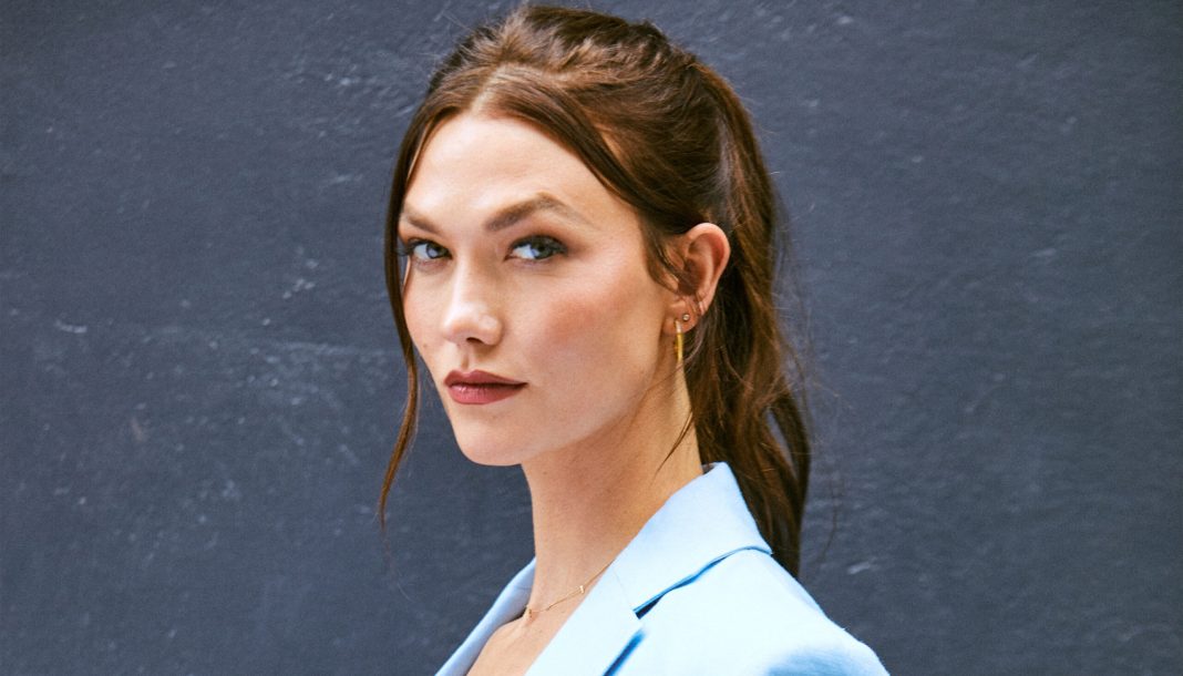 karlie-kloss-shares-the-device-that-changed-her-beauty-routine-and-the-serum-she’s-been-using-for-years