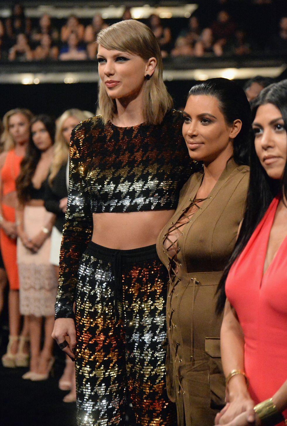 taylor-swift-is-reportedly-still-waiting-on-apology-from-kim-kardashian-for-snapchat-scandal